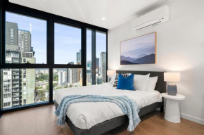 Cozy 2BR Apartment in Melbourne CBD with Pool & Gym